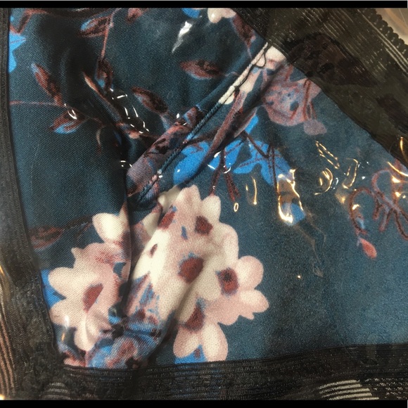 ❤️LAST ONE❤️🆕Spring Floral Microfiber Bralette - Picture 4 of 5